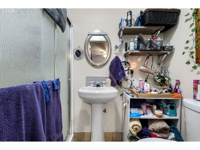 55 FEDERAL Ln, Eugene, OR 97404