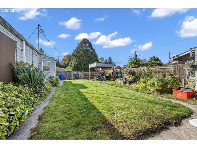 55 FEDERAL Ln, Eugene, OR 97404