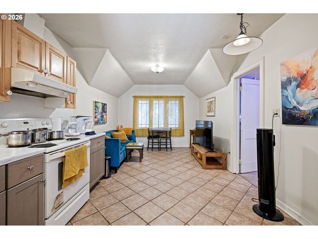 55 FEDERAL Ln, Eugene, OR 97404