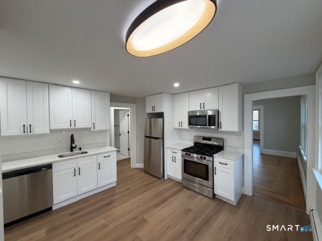 72 6th Street, New Haven, CT 06519