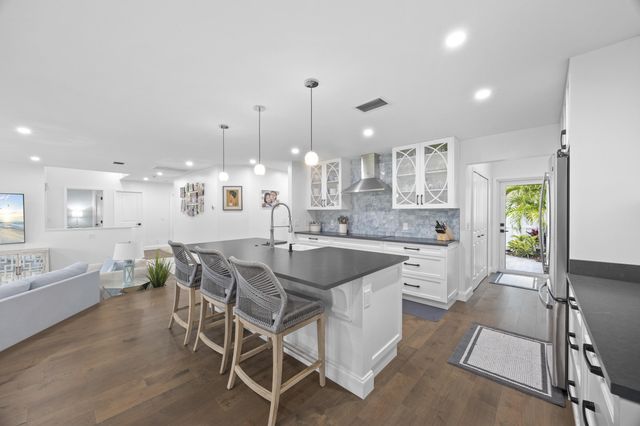 17235 Bay Street, Jupiter, FL 33477