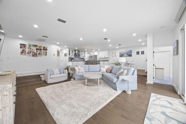 17235 Bay Street, Jupiter, FL 33477