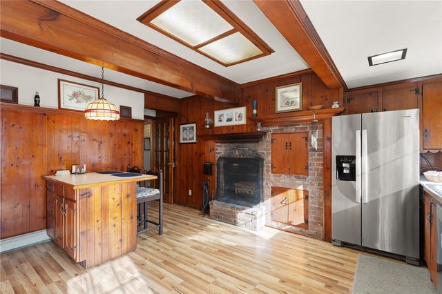 17 Underwood Lane, Middletown, RI 02842