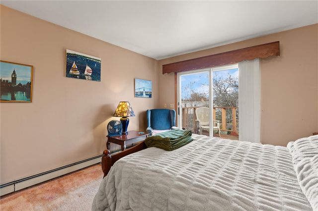 17 Underwood Lane, Middletown, RI 02842