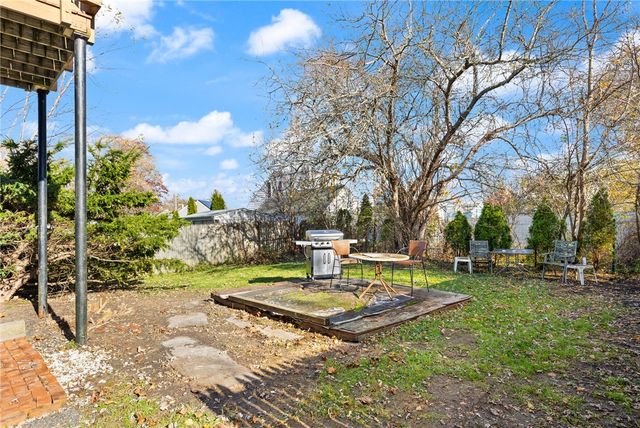 17 Underwood Lane, Middletown, RI 02842