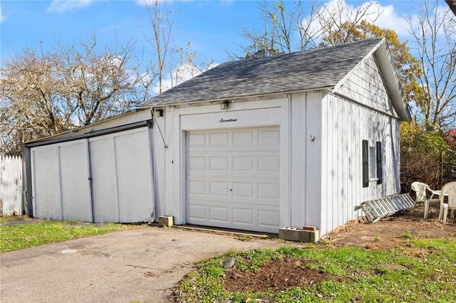 17 Underwood Lane, Middletown, RI 02842