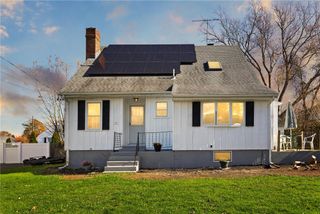 17 Underwood Lane, Middletown, RI 02842