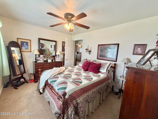 157 Stout St, Mt Washington, KY 40047
