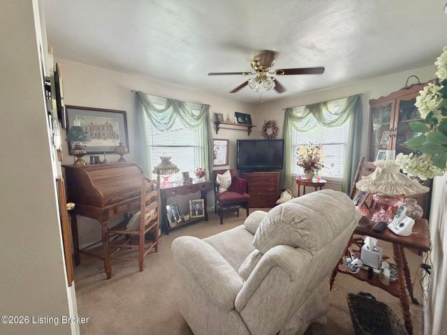 157 Stout St, Mt Washington, KY 40047