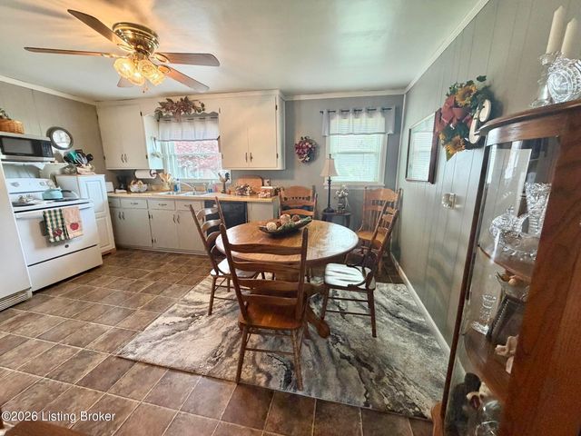 157 Stout St, Mt Washington, KY 40047