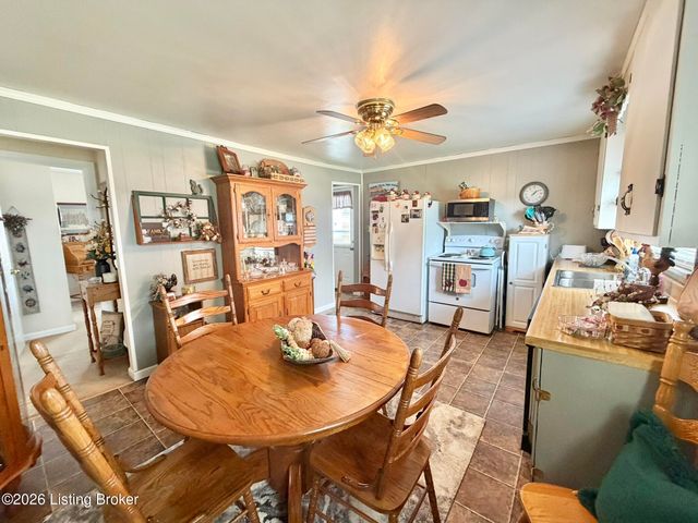 157 Stout St, Mt Washington, KY 40047
