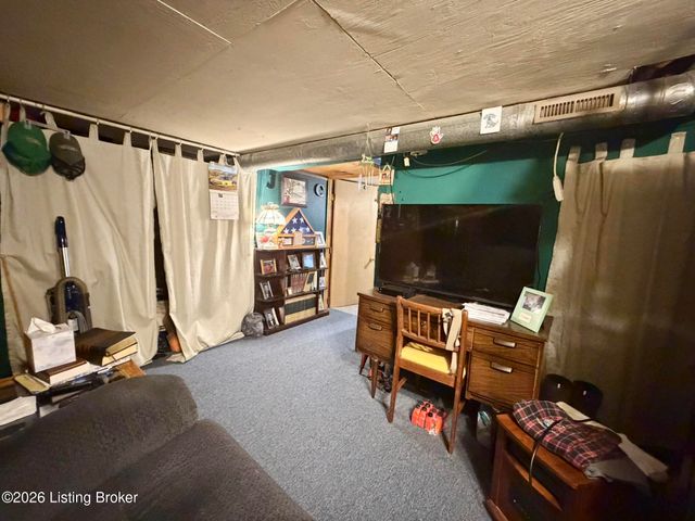 157 Stout St, Mt Washington, KY 40047