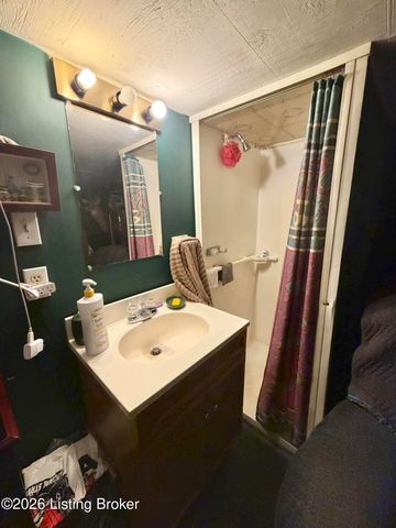 157 Stout St, Mt Washington, KY 40047