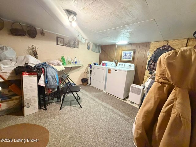 157 Stout St, Mt Washington, KY 40047