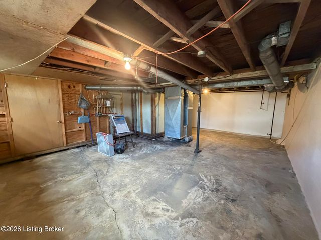 157 Stout St, Mt Washington, KY 40047