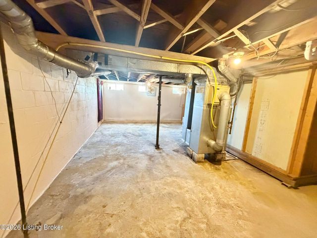 157 Stout St, Mt Washington, KY 40047