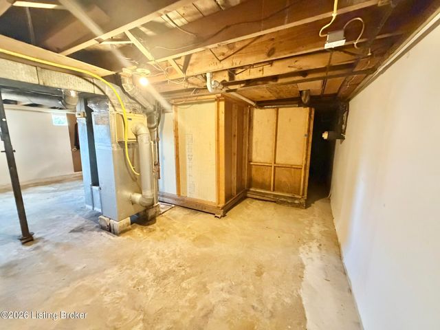 157 Stout St, Mt Washington, KY 40047