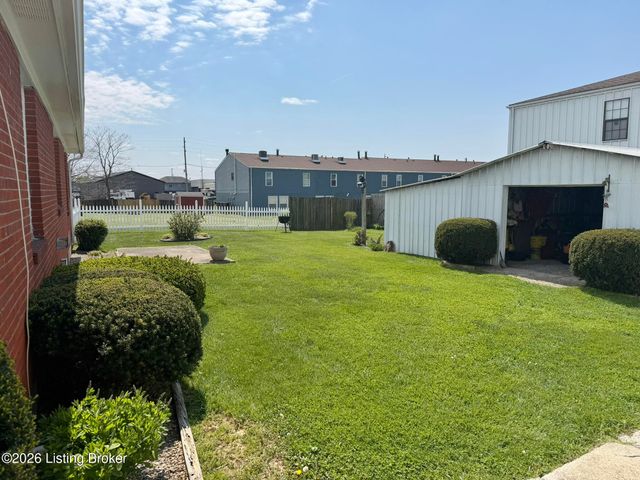 157 Stout St, Mt Washington, KY 40047