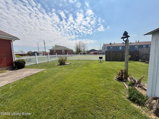 157 Stout St, Mt Washington, KY 40047