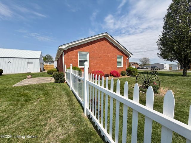 157 Stout St, Mt Washington, KY 40047