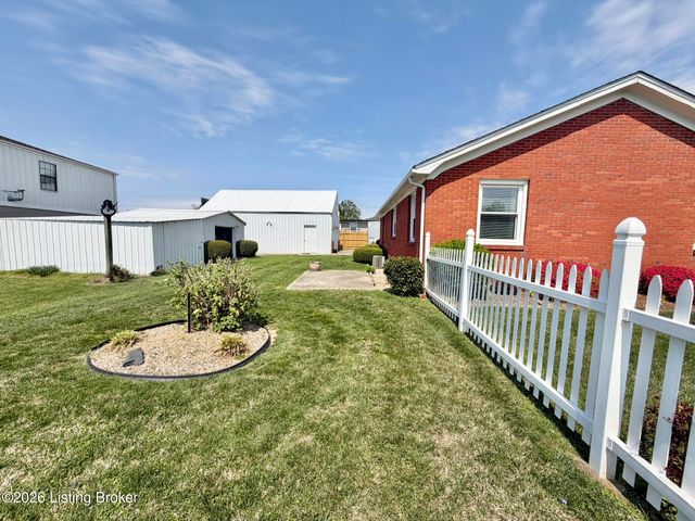 157 Stout St, Mt Washington, KY 40047