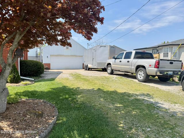 157 Stout St, Mt Washington, KY 40047