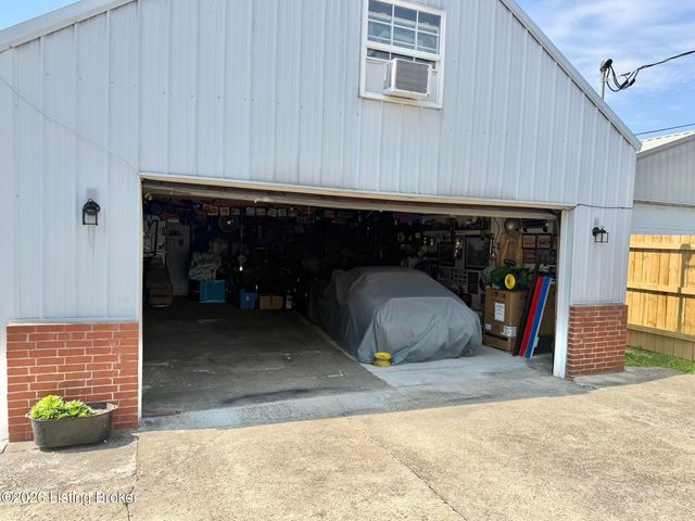 157 Stout St, Mt Washington, KY 40047