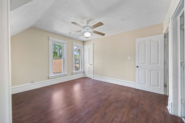 605 Keep Avenue, Elgin, IL 60120
