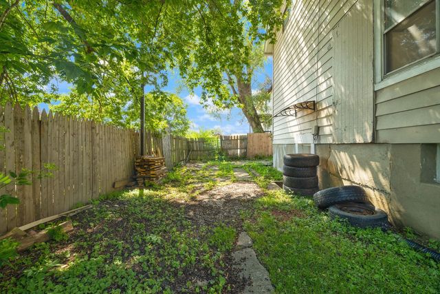605 Keep Avenue, Elgin, IL 60120