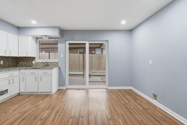 20 Moon Valley Court, Conroe, TX 77304