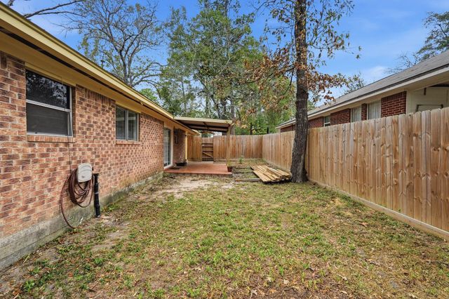 20 Moon Valley Court, Conroe, TX 77304