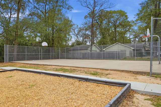 20 Moon Valley Court, Conroe, TX 77304