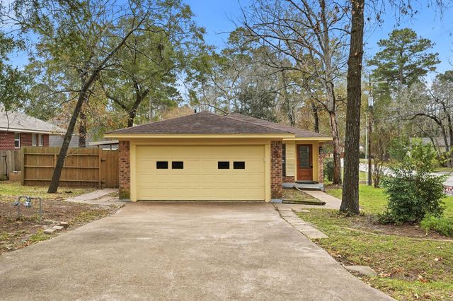 20 Moon Valley Court, Conroe, TX 77304