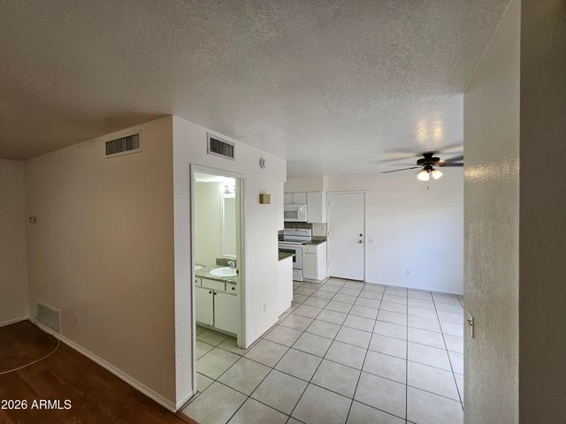 5635 S Clambake Bay Court C, Tempe, AZ 85283