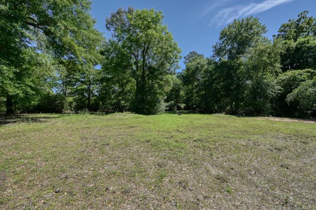 15201 Walden Road, Montgomery, TX 77356