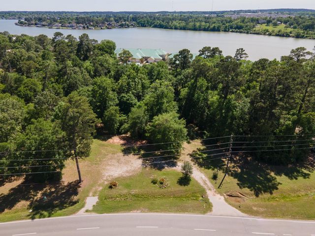 15201 Walden Road, Montgomery, TX 77356