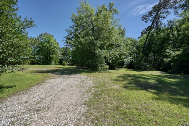 15201 Walden Road, Montgomery, TX 77356