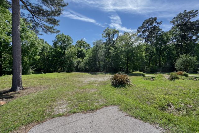 15201 Walden Road, Montgomery, TX 77356