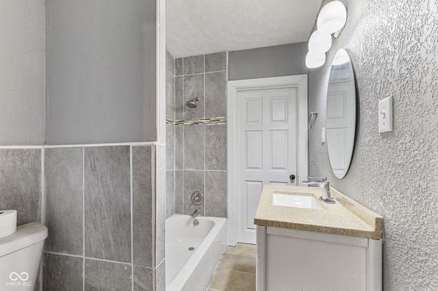 1424 N Gladstone Avenue, Indianapolis, IN 46201