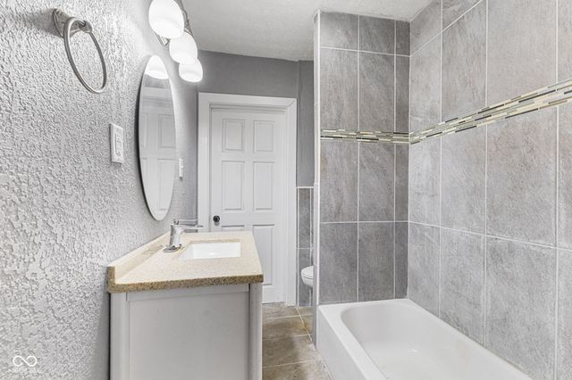 1424 N Gladstone Avenue, Indianapolis, IN 46201