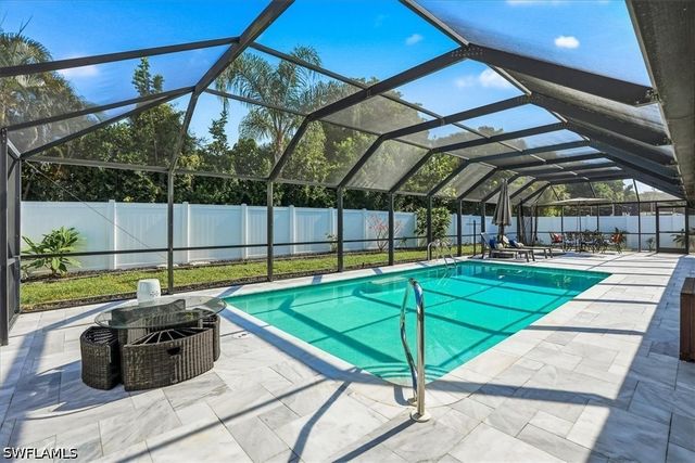 2467 Pine Woods CIR 3, Naples, FL 34105
