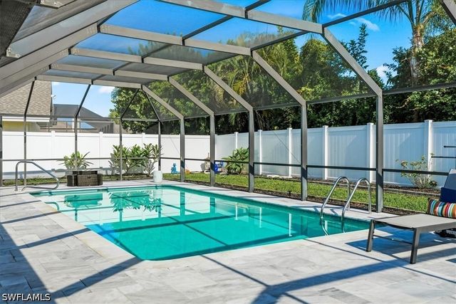 2467 Pine Woods CIR 3, Naples, FL 34105