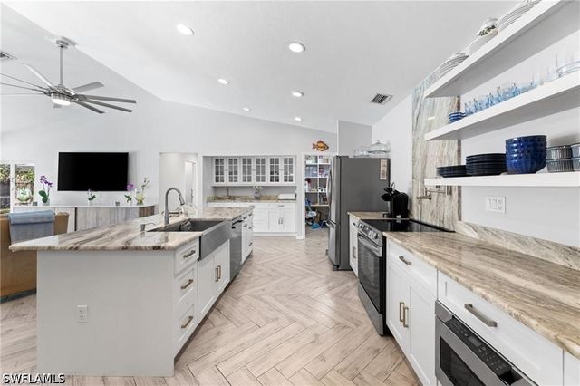 2467 Pine Woods CIR 3, Naples, FL 34105