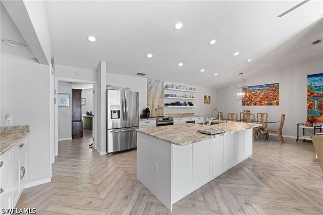 2467 Pine Woods CIR 3, Naples, FL 34105