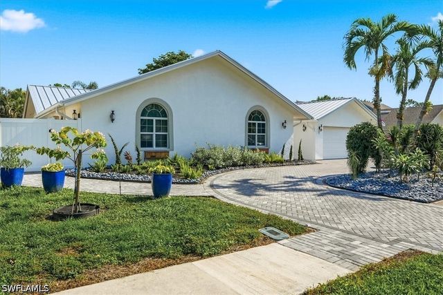 2467 Pine Woods CIR 3, Naples, FL 34105