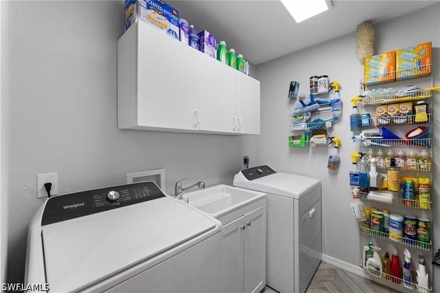 2467 Pine Woods CIR 3, Naples, FL 34105