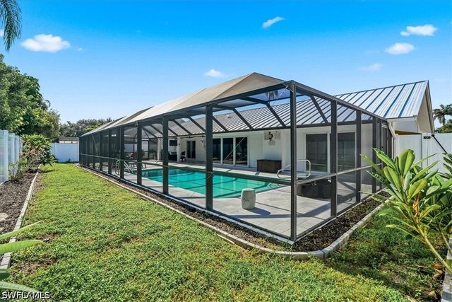 2467 Pine Woods CIR 3, Naples, FL 34105