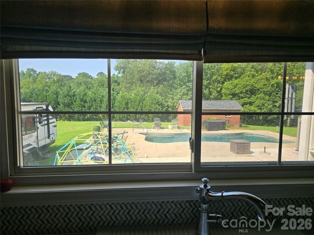 5914 Hanna Court, Charlotte, NC 28212