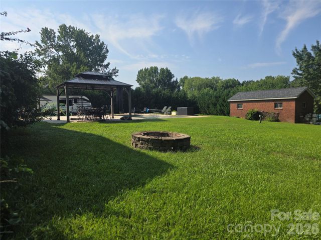 5914 Hanna Court, Charlotte, NC 28212