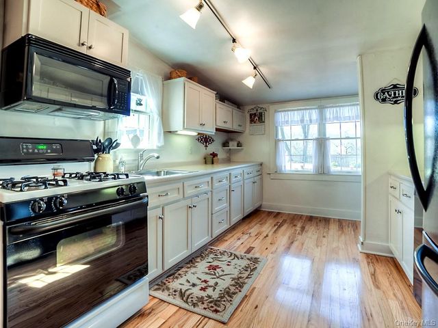 27 Edenville Road, Warwick, NY 10990